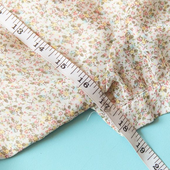 Storia Cream Micro Floral Puff Sleeve V-Neck Ruffle Skirt Mini Dress Size Small - Picture 5 of 9